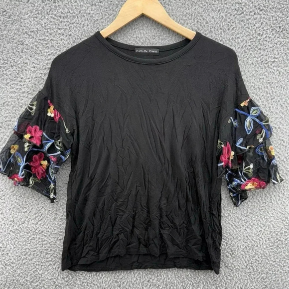Kim & Cami top with floral embroidered mesh flutter sleeves size smalll - Picture 1 of 4